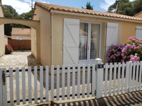 Maison T2: Cour, Parking, À 600m de la mer, Quartier calme - FR-1-92-913